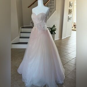 Alfred Angelo Cream Gown with Elegant Design